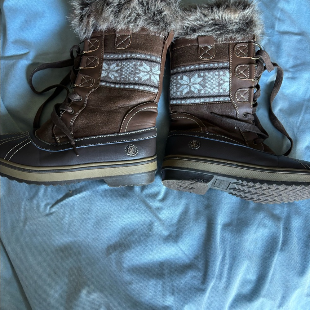 Northside size 6 sorel brown winter lace-up boots with faux fur trim